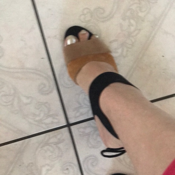 Shoes - Picture 5 of 8